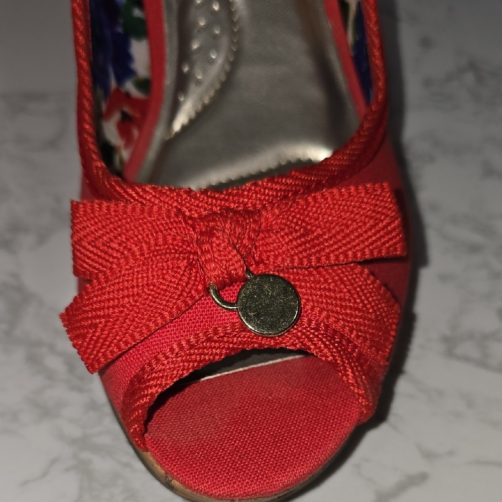 Dexflex Comfort Red Peep-Toe Wedges Woman's Size 8.5 - Picture 9 of 15